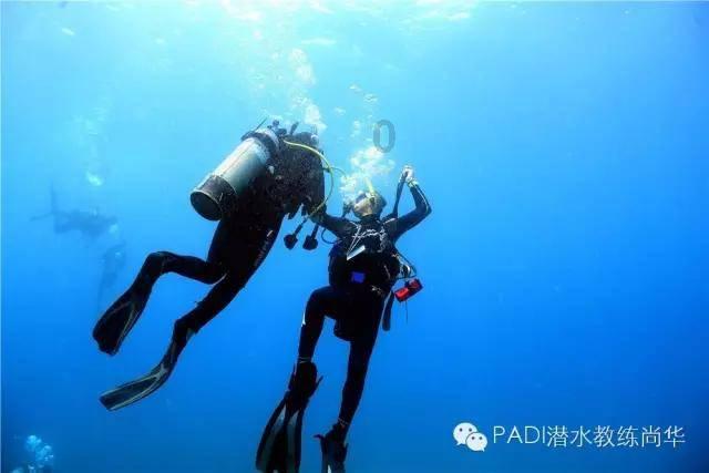 废弃洞穴逃生